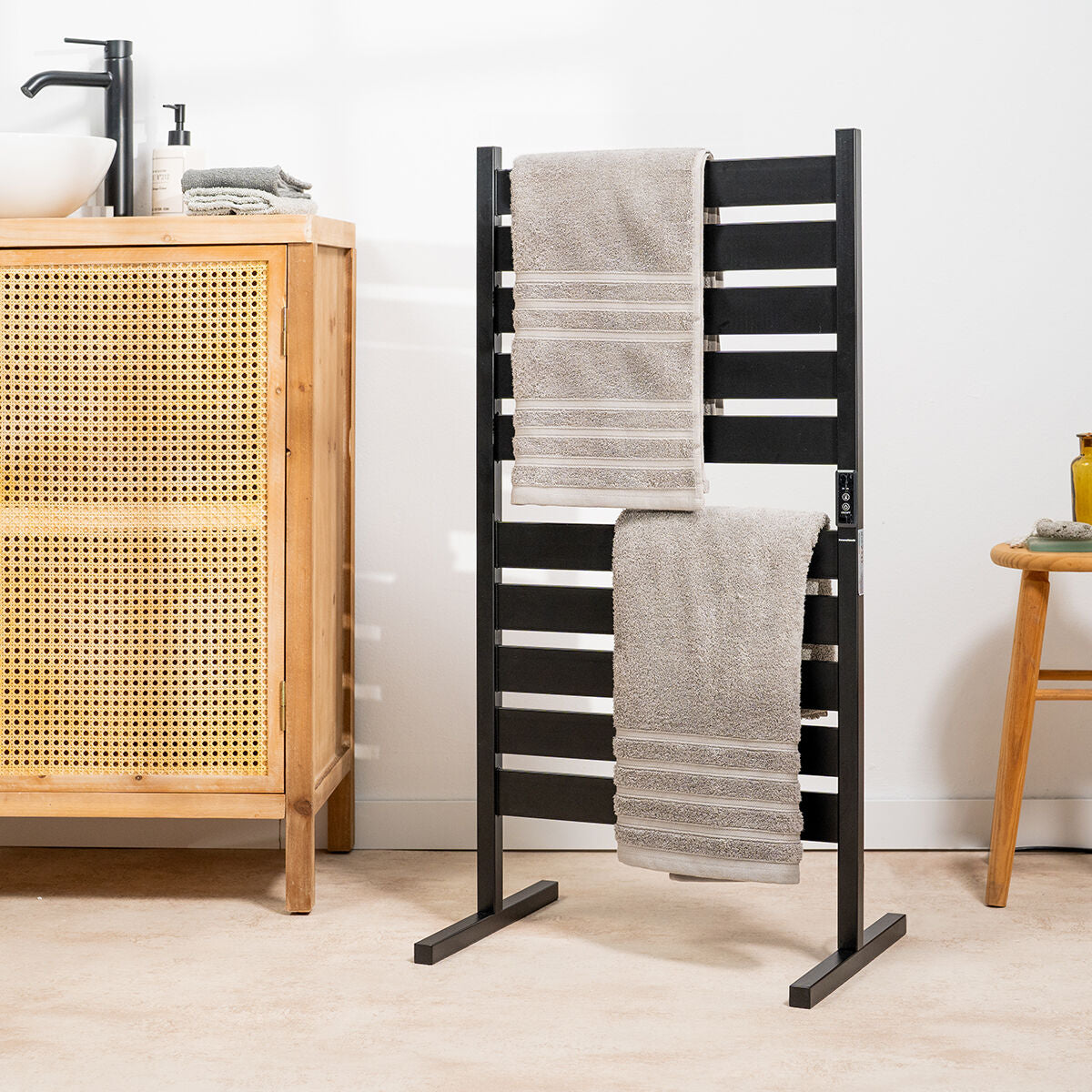 Elektrischer Handtuchwärmer als Standgerät oder zur Wandmontage Towarall InnovaGoods 10 Stangen